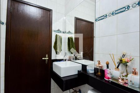 Casa à venda com 210m², 5 quartos e 2 vagasBanheiro Social 