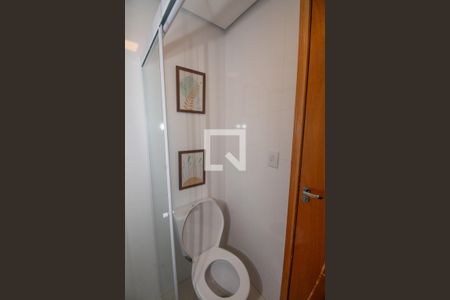 Apartamento à venda com 32m², 2 quartos e sem vaga Apartamento à venda com 32m², 2 quartos e sem vagaBanheiro Social