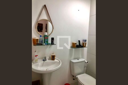 Apartamento à venda com 55m², 2 quartos e 1 vaga Apartamento à venda com 55m², 2 quartos e 1 vagaBanheiro