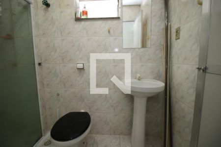 Banheiro de apartamento para alugar com 1 quarto, 63m² em Brás de Pina, Rio de Janeiro