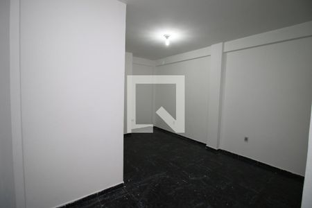 Sala de apartamento para alugar com 1 quarto, 63m² em Brás de Pina, Rio de Janeiro