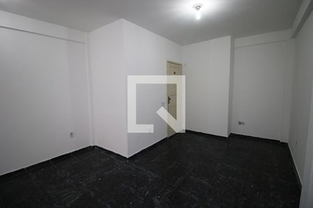 Sala de apartamento para alugar com 1 quarto, 63m² em Brás de Pina, Rio de Janeiro