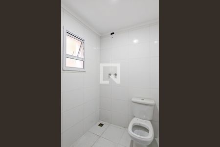 Apartamento à venda com 69m², 2 quartos e 1 vaga Apartamento à venda com 69m², 2 quartos e 1 vagaBanheiro da suíte