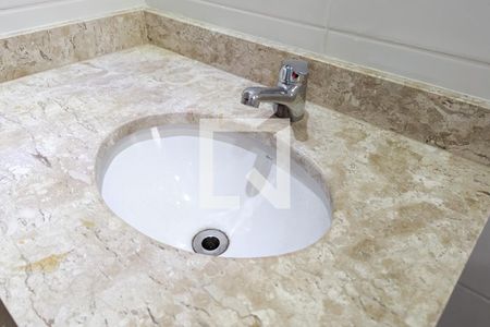 Apartamento à venda com 81m², 3 quartos e 1 vaga Apartamento à venda com 81m², 3 quartos e 1 vagaBanheiro da suíte