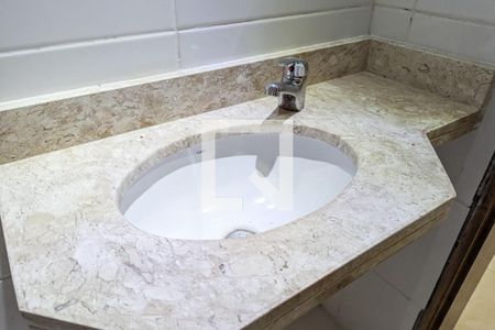 Apartamento à venda com 81m², 3 quartos e 1 vaga Apartamento à venda com 81m², 3 quartos e 1 vagaBanheiro