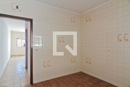 Casa à venda com 213m², 2 quartos e 2 vagas Casa à venda com 213m², 2 quartos e 2 vagasCozinha