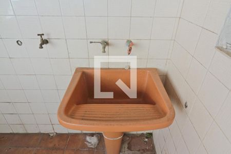 Casa à venda com 213m², 2 quartos e 2 vagas Casa à venda com 213m², 2 quartos e 2 vagasÁrea de Serviço