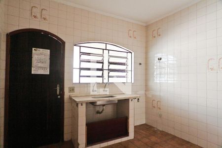 Casa à venda com 213m², 2 quartos e 2 vagas Casa à venda com 213m², 2 quartos e 2 vagasCozinha