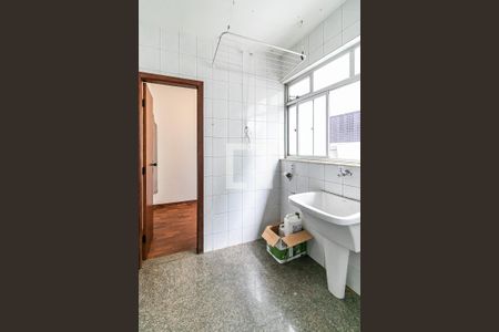 Apartamento para alugar com 191m², 3 quartos e 2 vagas Apartamento para alugar com 191m², 3 quartos e 2 vagasÁrea de Serviço