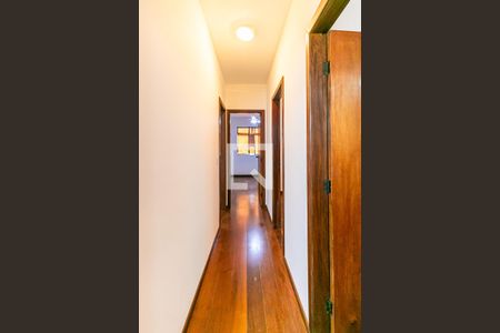 Corredor de apartamento para alugar com 3 quartos, 191m² em Ipiranga, Belo Horizonte