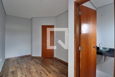 Suíte - Quarto 1 de apartamento à venda com 2 quartos, 64m² em Jardim Santo Alberto, Santo André