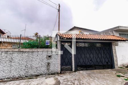 Casa à venda com 274m², 3 quartos e 3 vagasFachada e garagem