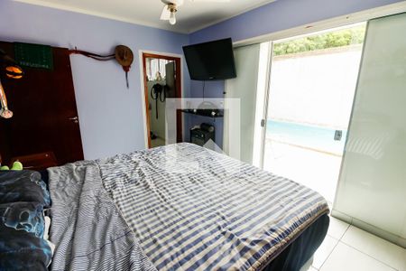 Casa à venda com 274m², 3 quartos e 3 vagasSuíte