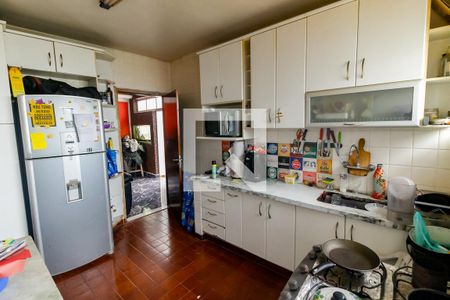 Casa à venda com 274m², 3 quartos e 3 vagasCozinha - Armários