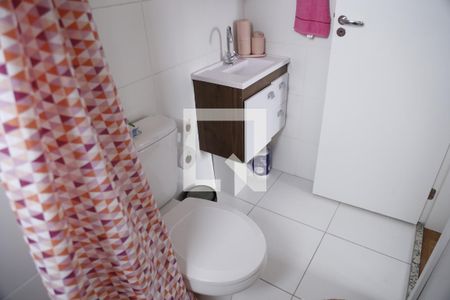 Banheiro de apartamento para alugar com 1 quarto, 32m² em Vila Palmeiras, São Paulo