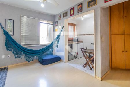 Sala/Quarto de kitnet/studio para alugar com 1 quarto, 26m² em Centro Histórico, Porto Alegre