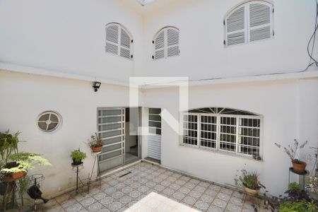 Casa à venda com 300m², 6 quartos e 2 vagas Casa à venda com 300m², 6 quartos e 2 vagasCasa 2