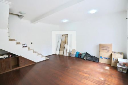Casa à venda com 300m², 6 quartos e 2 vagas Casa à venda com 300m², 6 quartos e 2 vagasSala 3
