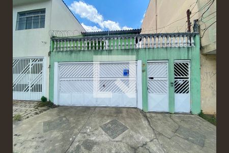 Casa à venda com 300m², 6 quartos e 2 vagas Casa à venda com 300m², 6 quartos e 2 vagasFachada