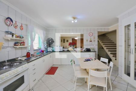 Casa à venda com 300m², 6 quartos e 2 vagas Casa à venda com 300m², 6 quartos e 2 vagasCozinha