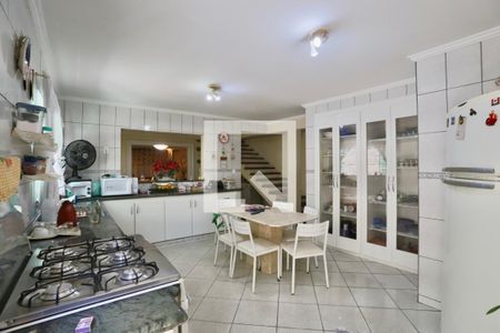 Casa à venda com 300m², 6 quartos e 2 vagas Casa à venda com 300m², 6 quartos e 2 vagasCozinha