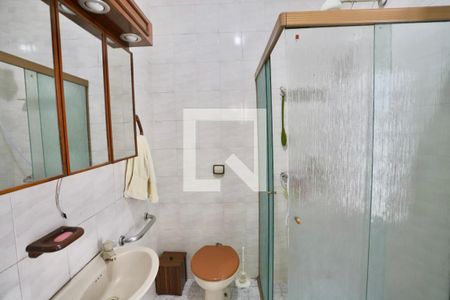 Casa à venda com 300m², 6 quartos e 2 vagas Casa à venda com 300m², 6 quartos e 2 vagasBanheiro