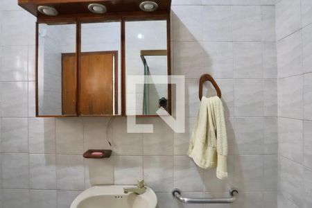 Casa à venda com 300m², 6 quartos e 2 vagas Casa à venda com 300m², 6 quartos e 2 vagasBanheiro