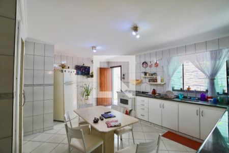 Casa à venda com 300m², 6 quartos e 2 vagas Casa à venda com 300m², 6 quartos e 2 vagasCozinha