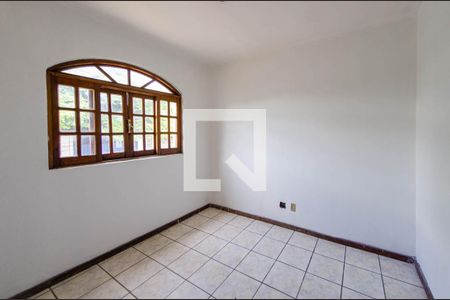 Quarto 1 de casa para alugar com 3 quartos, 101m² em Vila Amaral, Belo Horizonte