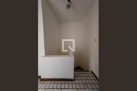 Corredor de casa para alugar com 3 quartos, 101m² em Vila Amaral, Belo Horizonte