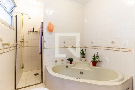 Apartamento à venda com 220m², 3 quartos e 2 vagas Apartamento à venda com 220m², 3 quartos e 2 vagasSuíte 1 - Banheiro