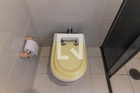 Apartamento à venda com 220m², 3 quartos e 2 vagas Apartamento à venda com 220m², 3 quartos e 2 vagasSuíte 2 - Banheiro