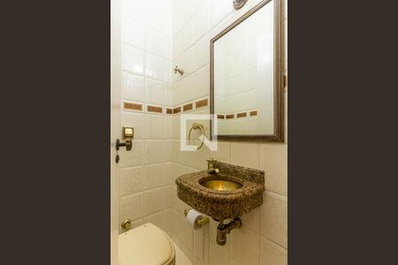 Apartamento à venda com 220m², 3 quartos e 2 vagas Apartamento à venda com 220m², 3 quartos e 2 vagasLavabo