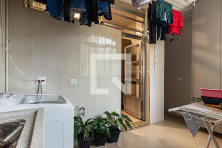 Apartamento à venda com 220m², 3 quartos e 2 vagas Apartamento à venda com 220m², 3 quartos e 2 vagasÁrea de Serviço