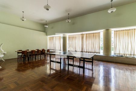 Apartamento à venda com 220m², 3 quartos e 2 vagas Apartamento à venda com 220m², 3 quartos e 2 vagasÁrea Comum - Salão de Festas