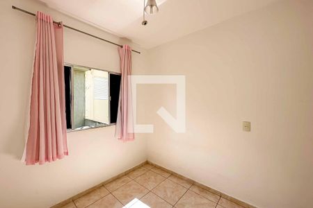 Casa à venda com 190m², 3 quartos e 2 vagas Casa à venda com 190m², 3 quartos e 2 vagasQuarto da Edícula