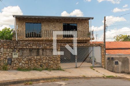 Casa à venda com 250m², 4 quartos e 3 vagas Casa à venda com 250m², 4 quartos e 3 vagasFachada