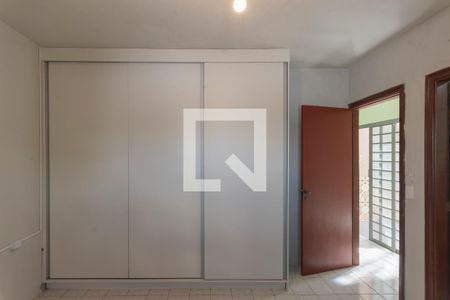 Casa à venda com 250m², 4 quartos e 3 vagas Casa à venda com 250m², 4 quartos e 3 vagasSuíte 2