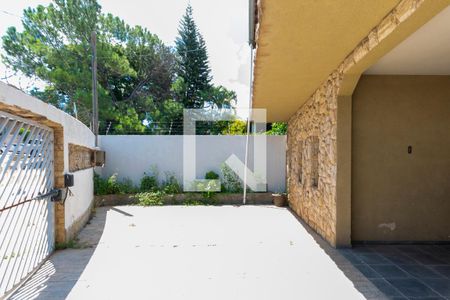 Casa à venda com 250m², 4 quartos e 3 vagas Casa à venda com 250m², 4 quartos e 3 vagasGaragem