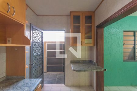 Casa à venda com 250m², 4 quartos e 3 vagas Casa à venda com 250m², 4 quartos e 3 vagasCozinha