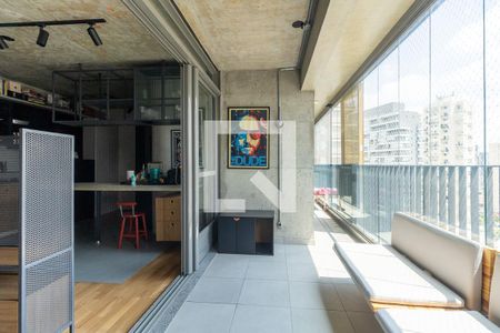 Apartamento à venda com 80m², 2 quartos e 2 vagasVaranda