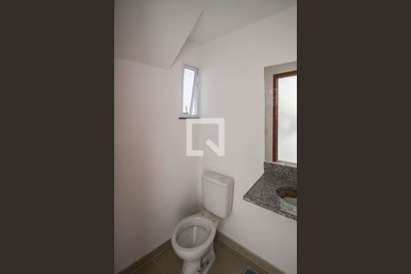 Lavabo de casa de condomínio para alugar com 2 quartos, 70m² em Olinda, Nilópolis