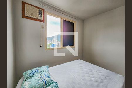 Quarto 1 de apartamento para alugar com 2 quartos, 119m² em Ponta da Praia, Santos