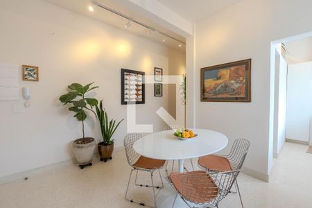 Apartamento à venda com 100m², 2 quartos e sem vagaCozinha e Área de Serviço