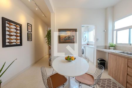 Apartamento à venda com 100m², 2 quartos e sem vagaCozinha e Área de Serviço