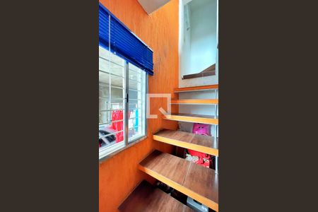 Escada de casa à venda com 3 quartos, 200m² em Cidade Martins, Guarulhos