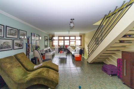 Casa à venda com 365m², 3 quartos e 2 vagas Casa à venda com 365m², 3 quartos e 2 vagasGaragem