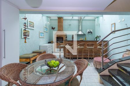 Casa à venda com 365m², 3 quartos e 2 vagas Casa à venda com 365m², 3 quartos e 2 vagasChurrasqueira