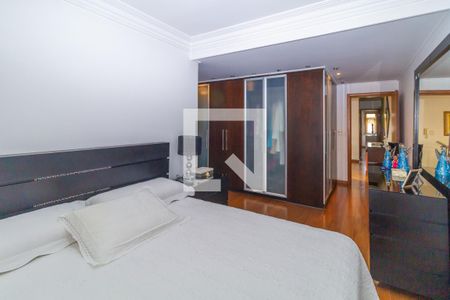 Casa à venda com 365m², 3 quartos e 2 vagas Casa à venda com 365m², 3 quartos e 2 vagasQuarto 3 - Suíte