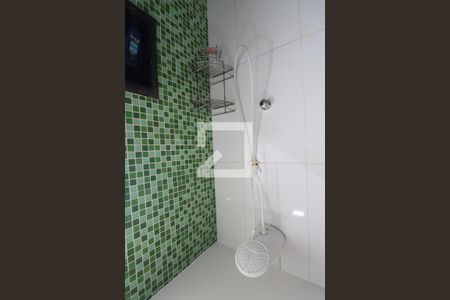 Banheiro de apartamento para alugar com 2 quartos, 64m² em Alcântara, São Gonçalo